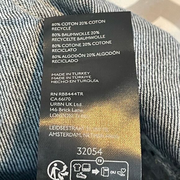 BDG Strappy Balloon Cargo Jeans Blue Dark Wash Denim Mid-Rise Metal Buckle 26 - Picture 8 of 10